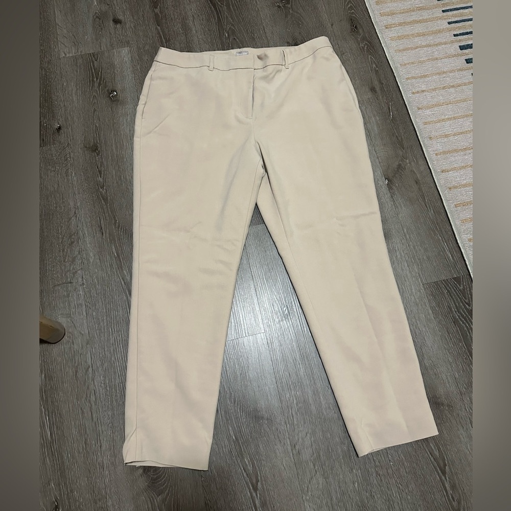 Chicos 2.5R Womens Size 14R Ivory
Slim Ankle Pants Nylon Stretch